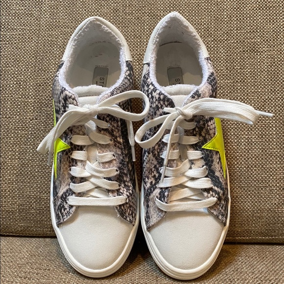Steve Madden sneakers. Worn once. - Picture 1 of 12